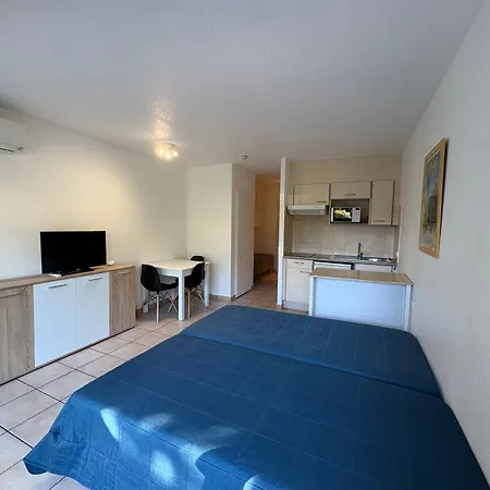 شقة Ideal Centre-ville St-raphael, Climatise, Proche Et Commerces, Balcon, Wi-fi, Parking Optionnel - Fr-1-466a-35 *